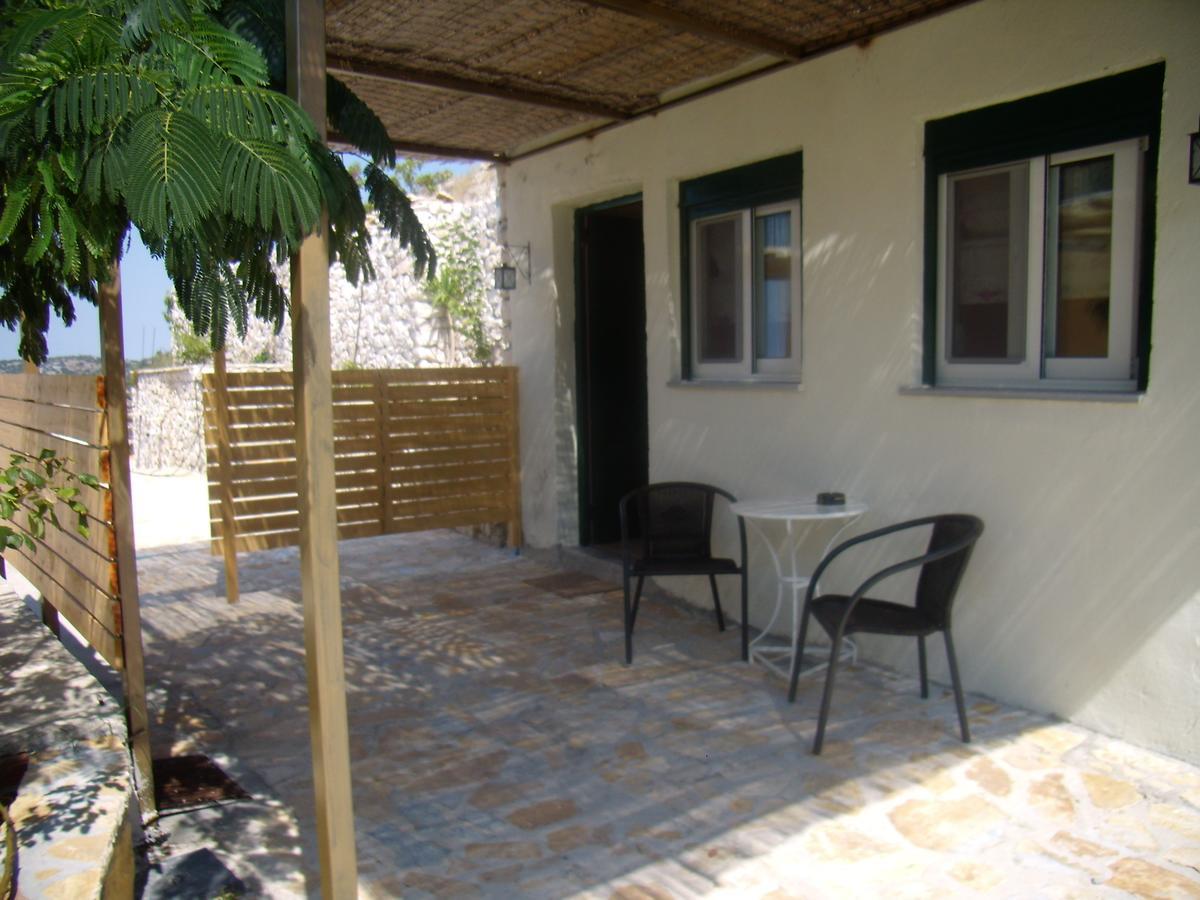 Zephyros Rooms And Apartments Drymon ภายนอก รูปภาพ